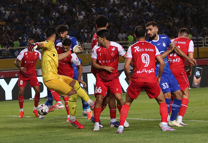 گزارش تصویری دیدار تیم های استقلال و پرسپولیس