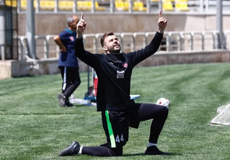 رادوشویچ در پرسپولیس ماندنی شد