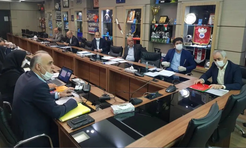 فدراسیون فوتبال قدرت تصمیم گیری داشته باشد