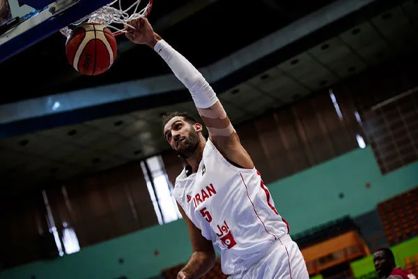 حامد حدادی مصدوم شد