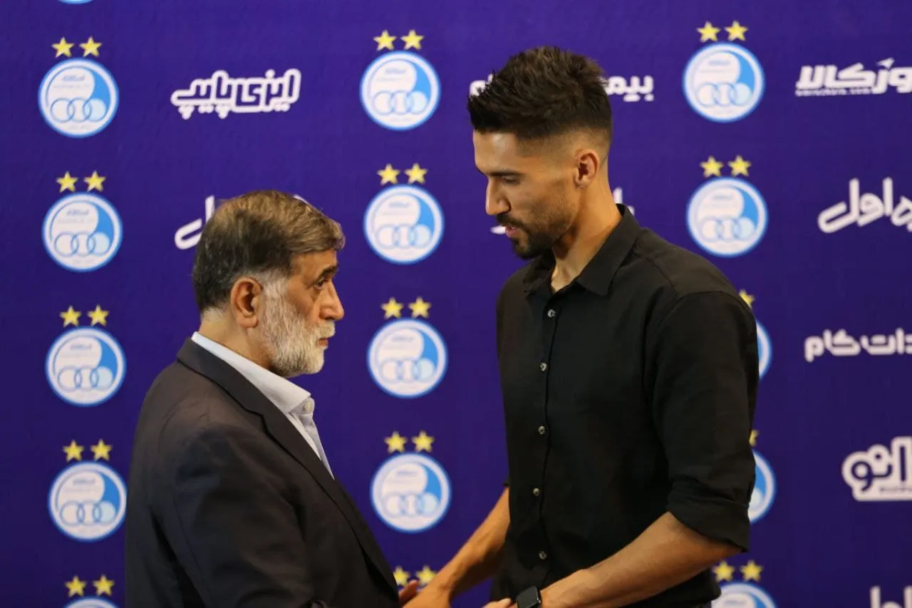 حسینی با استقلال تمدید کرد