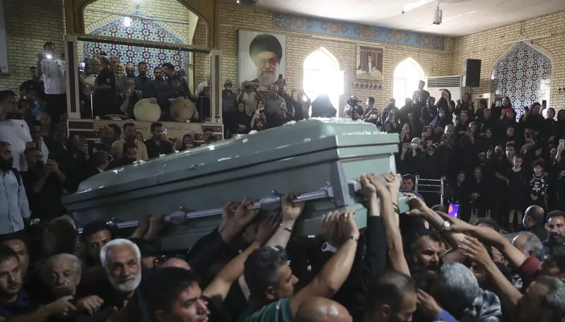 مراسم تشییع و خاکسپاری «خلیل عقاب» برگزار شد