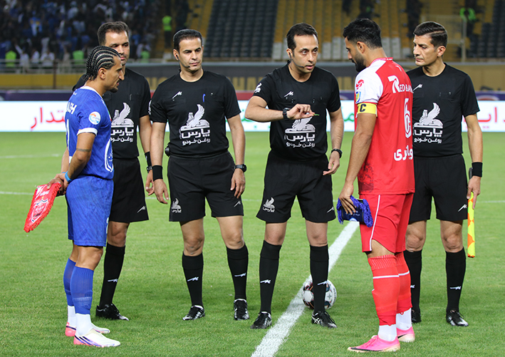 گزارش تصویری دیدار تیم های استقلال و پرسپولیس
