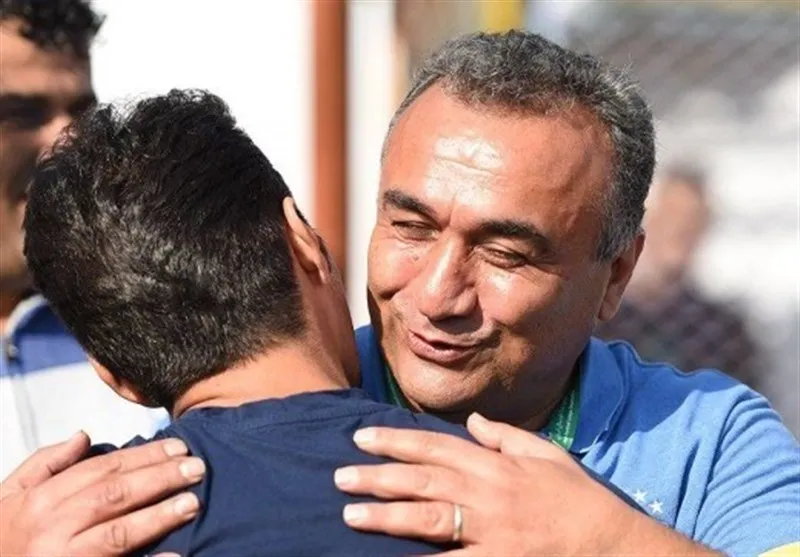 پیکر مرحوم دست‌نشان در آغوش خاک آرام گرفت