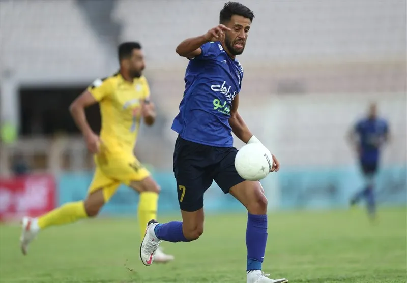 مذاکره هافبک استقلال با جواد نکونام