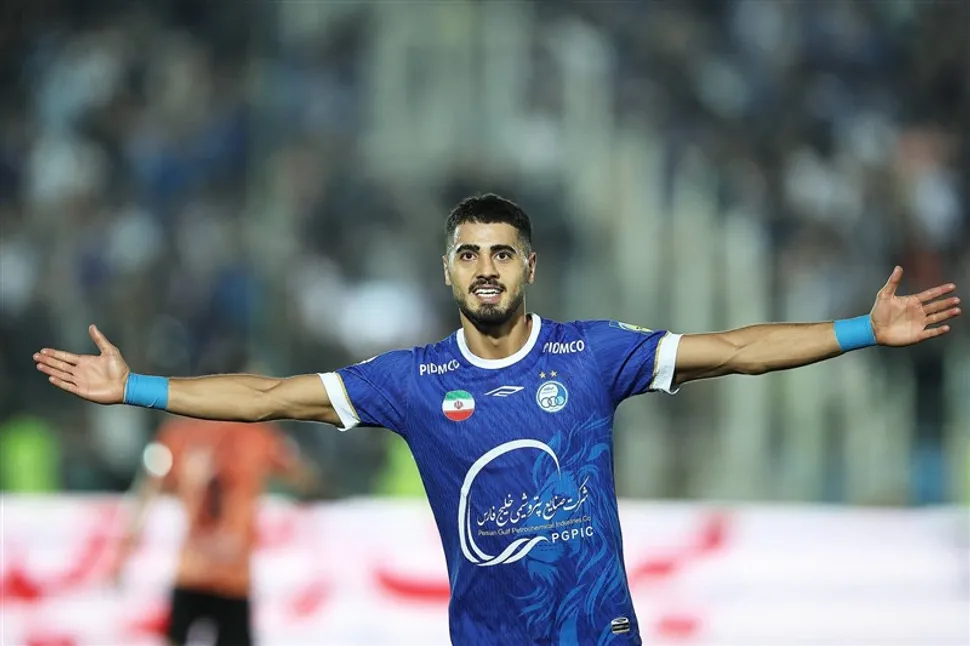مهاجم استقلال ۱۰ زندانی را آزاد کرد