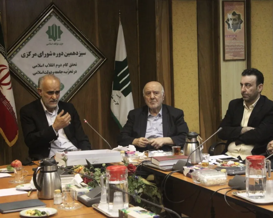 نبی: برخی از بی خردان و فرصت طلبان تلاش زیادی داشتند که تیم ایران به جام جهانی نرود