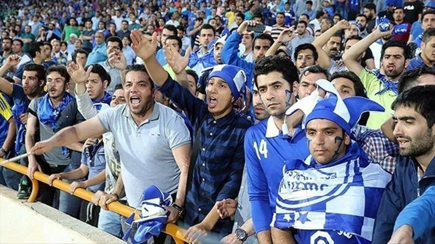 پایان تجمع هواداران ناراضی استقلال با دخالت پلیس