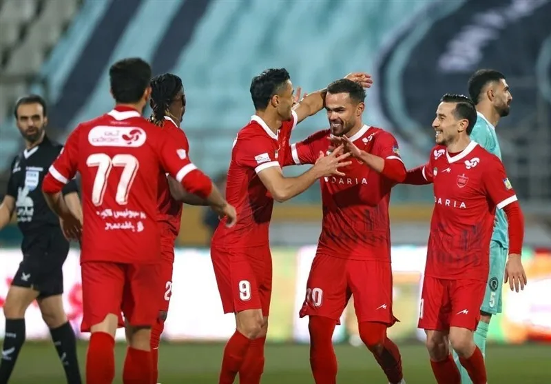 بازگشت پرسپولیس با شکست پیکان به صدر