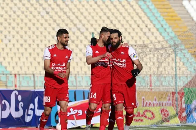 اولین برد تراکتور با «خطیبی»