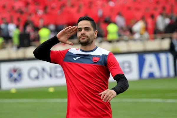 مورد عجیب کامیابی نیا؛ اوت می اندازد مصدوم می شود!