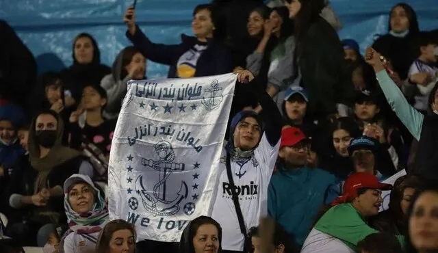 درخواست ملوان برای حضور بانوان در دیدار با ذوب‌آهن
