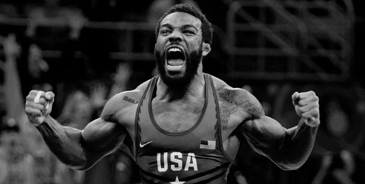 قهرمان المپیک پا به رینگ می‌گذارد/ باروز در MMA