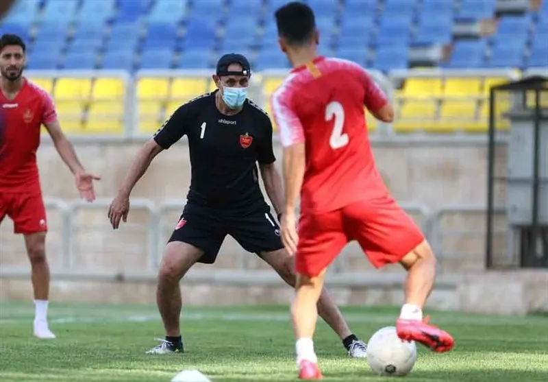 ستاره پرسپولیس همچنان روی نیمکت‌