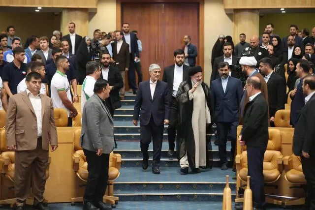 مراسم تجلیل از قهرمانان و مدال‌آوران ورزش کشور با حضور رئیس‌جمهور