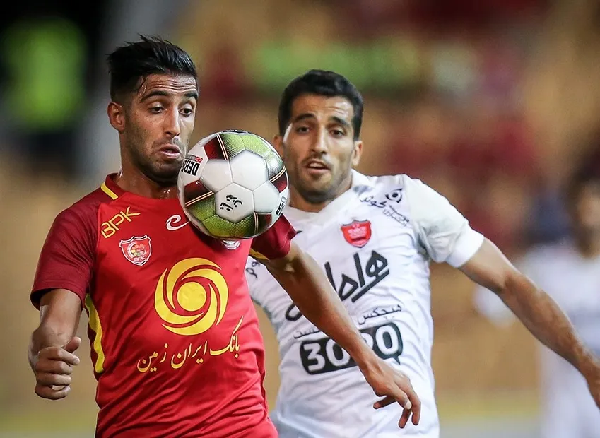 پرسپولیس به صدر رفت / استقلال اولین پیروزی را بدست آورد